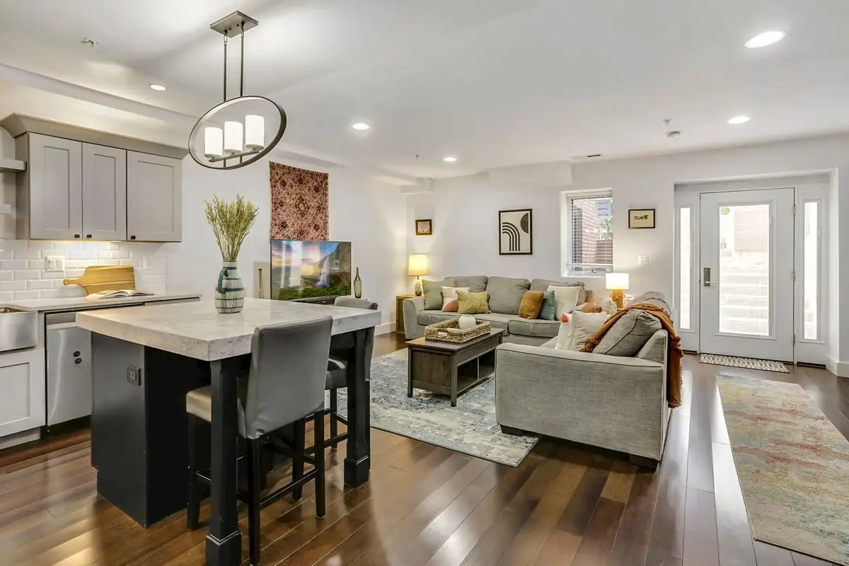 Home staging at Augmenting the Sellers Existing Furniture, photo 88 of 103