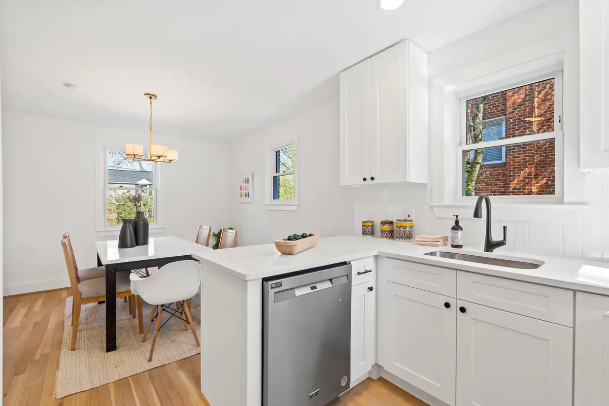 1515 Jonathan St - 0029.jpg