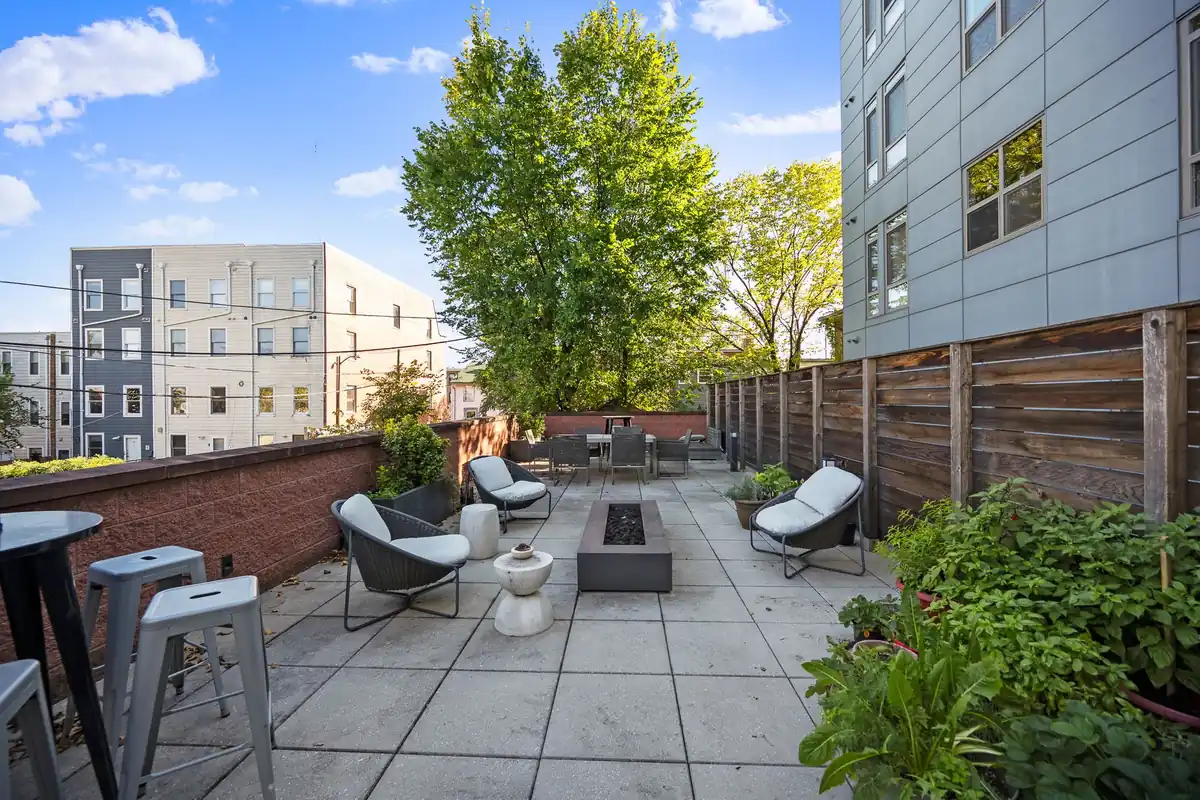19-web-or-mls-900 11th St SE g07-Washington, DC 20003-19.jpg