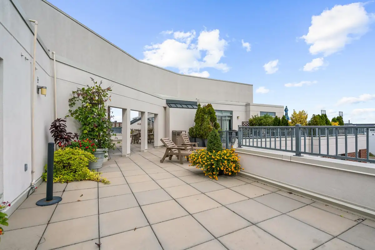 2020 12th St NW T10-76.jpg