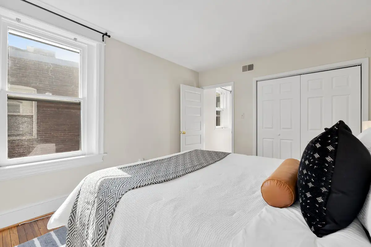 2339 Ashmead Pl NW 5-0030.jpg