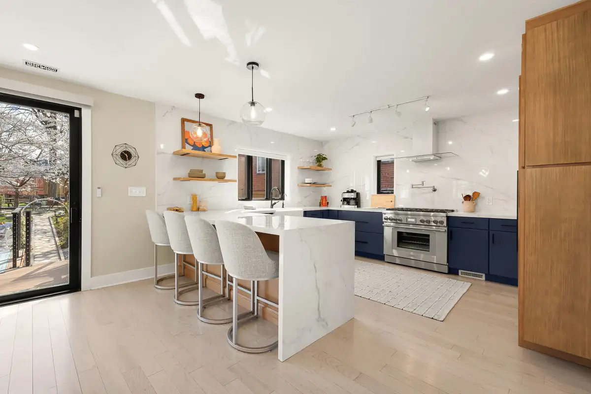 8215 Roanoke Ave Reshoot-0017.jpg