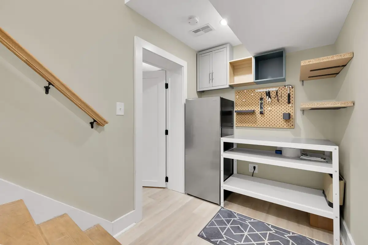 8215 Roanoke Ave Reshoot-0058.jpg