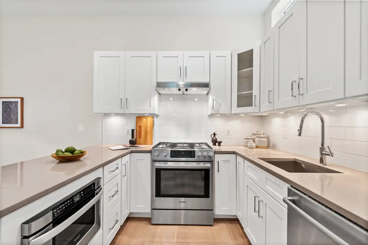 3915 Fulton St NW unit 2 - 0017.jpg