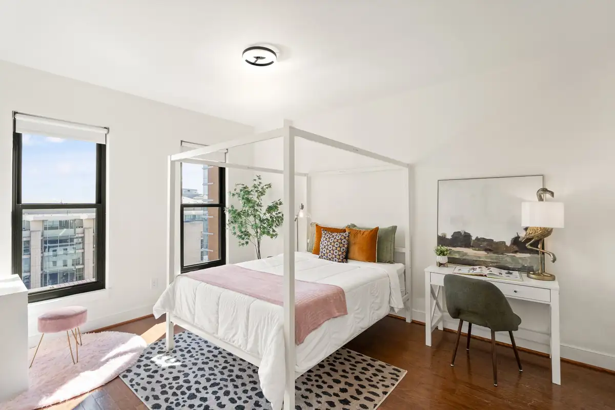 Home staging at 910 M St NW #801