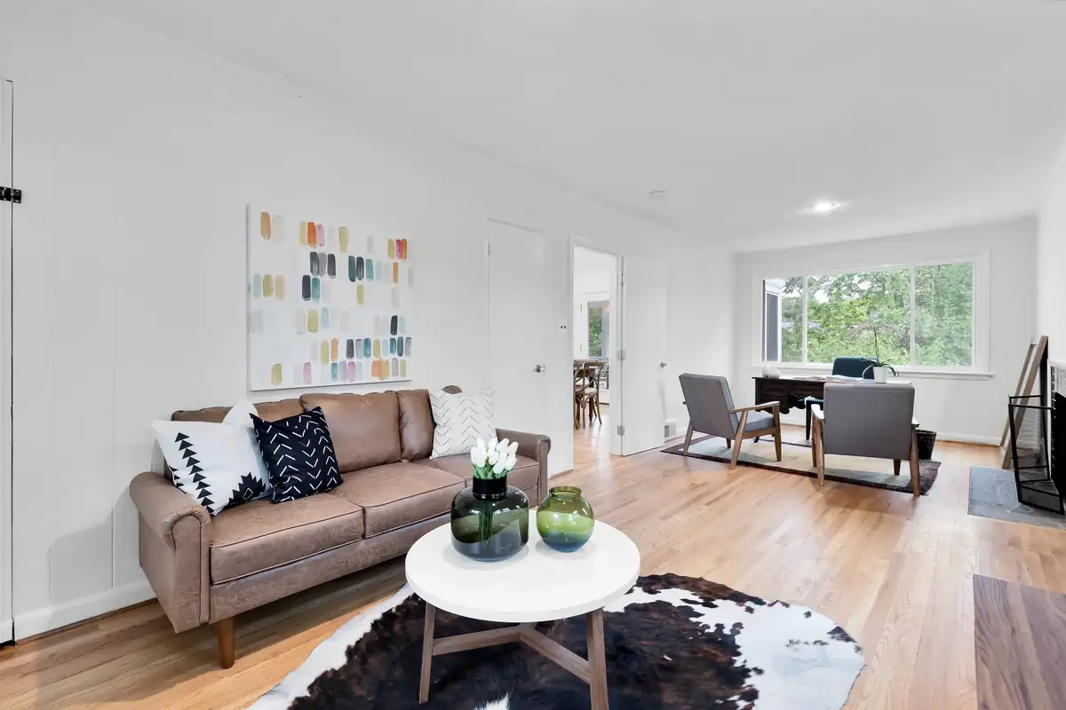 Home staging at Augmenting the Sellers Existing Furniture, photo 16 of 103