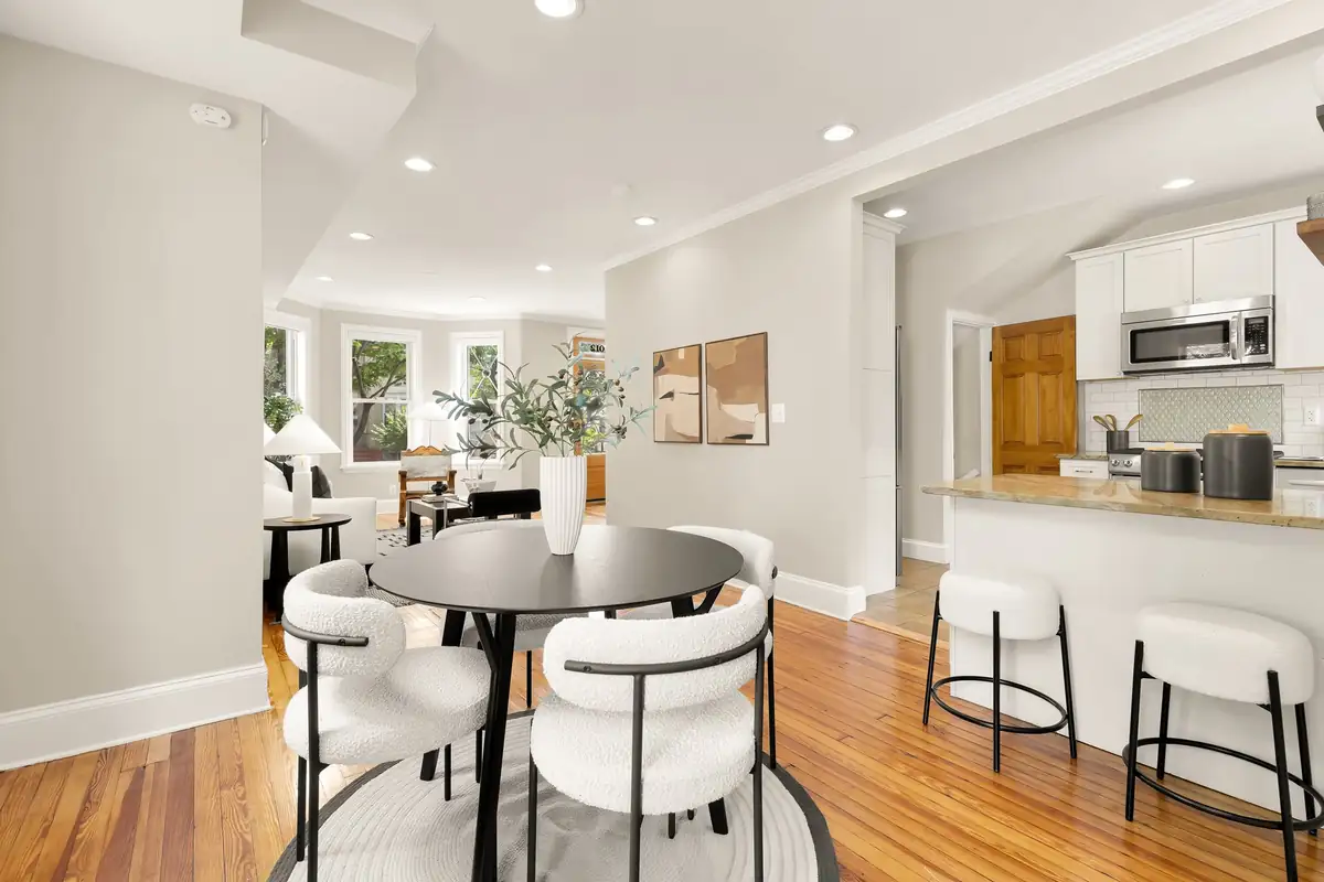 1012 10th St NE Staged-0015.jpg