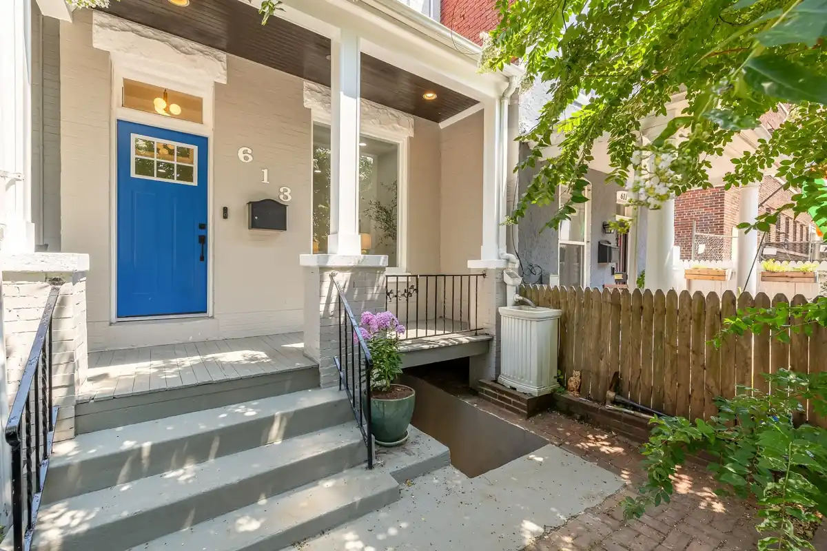 613 11th St NE-0002.jpg