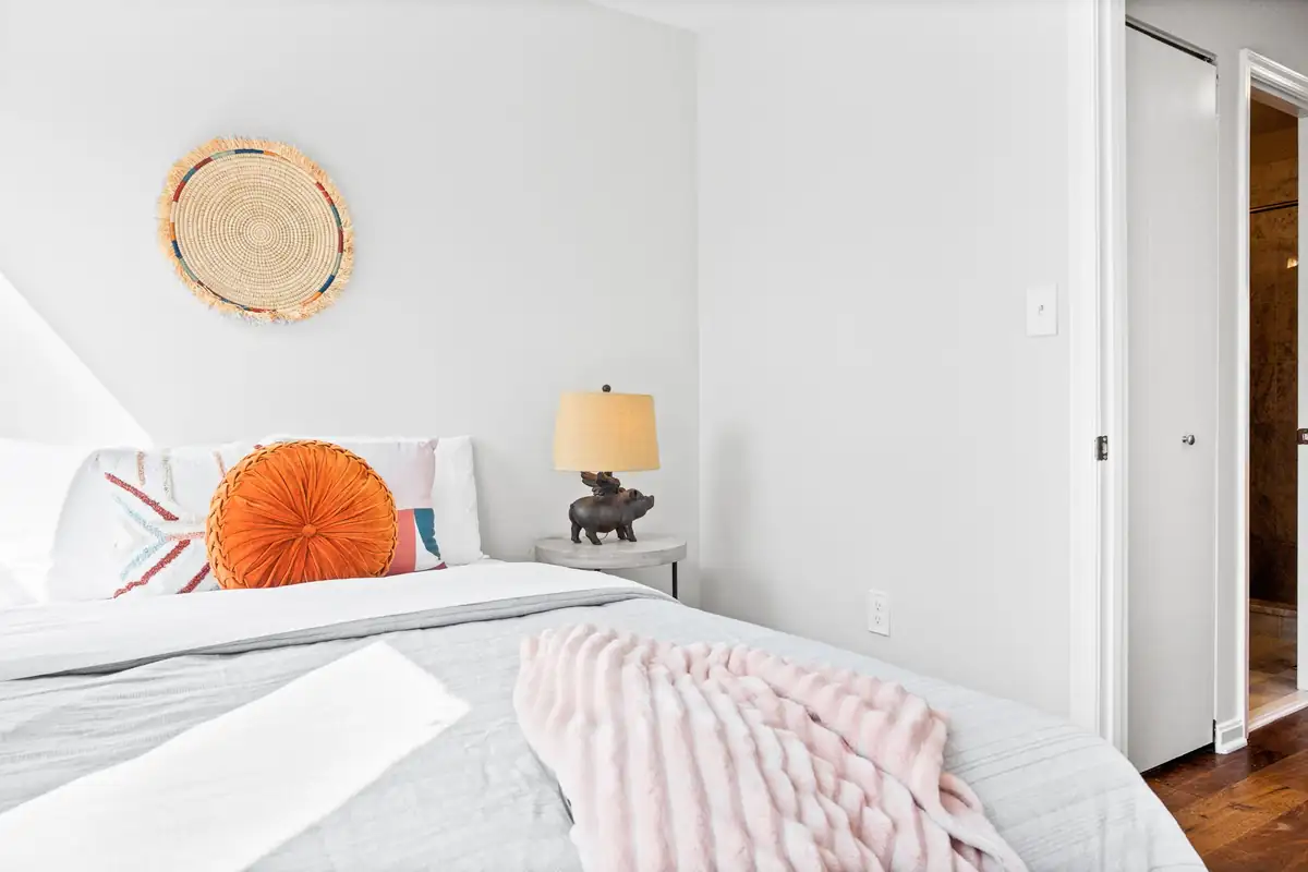 29-web-or-mls-424 Oakdale Place NW, Washington, DC 20001-28.jpg