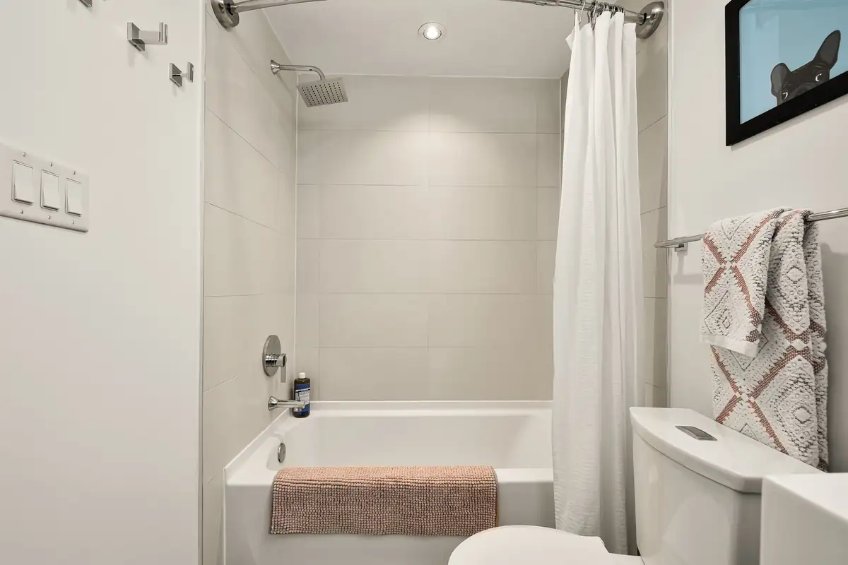 2331 15th St NW 305N-0030.jpg