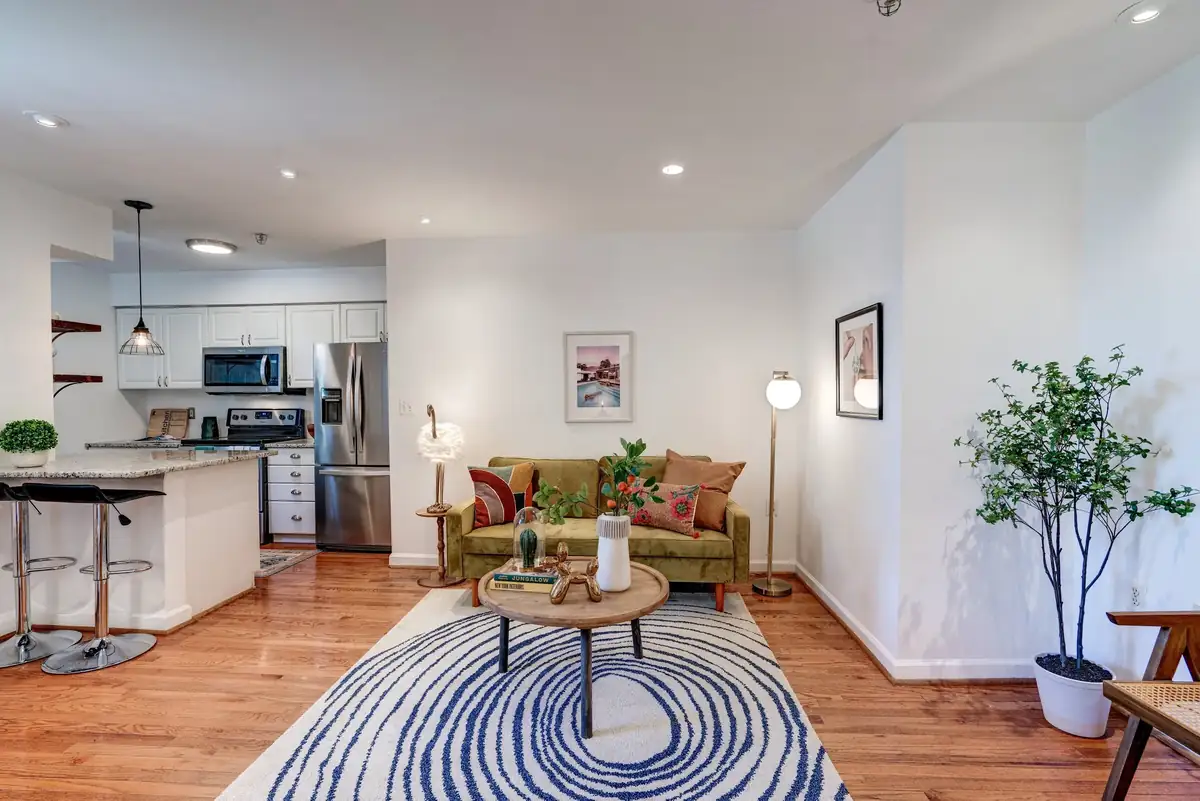 1308 Clifton St NW #405_0010.jpg