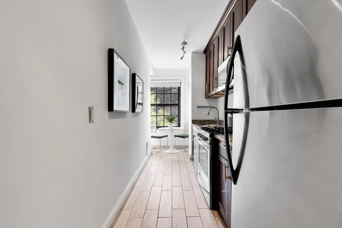 1101 L St NW 307-0005.jpg