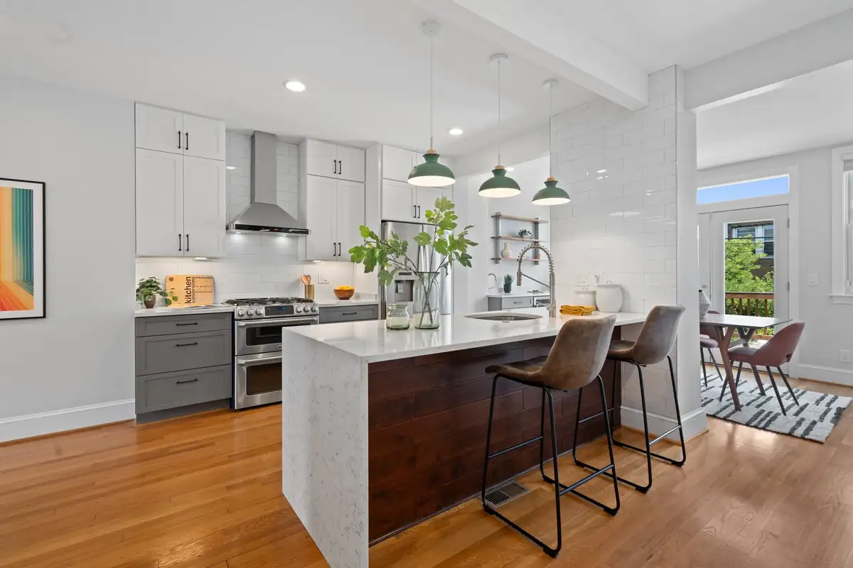 Home staging at 1120 Oates St NE