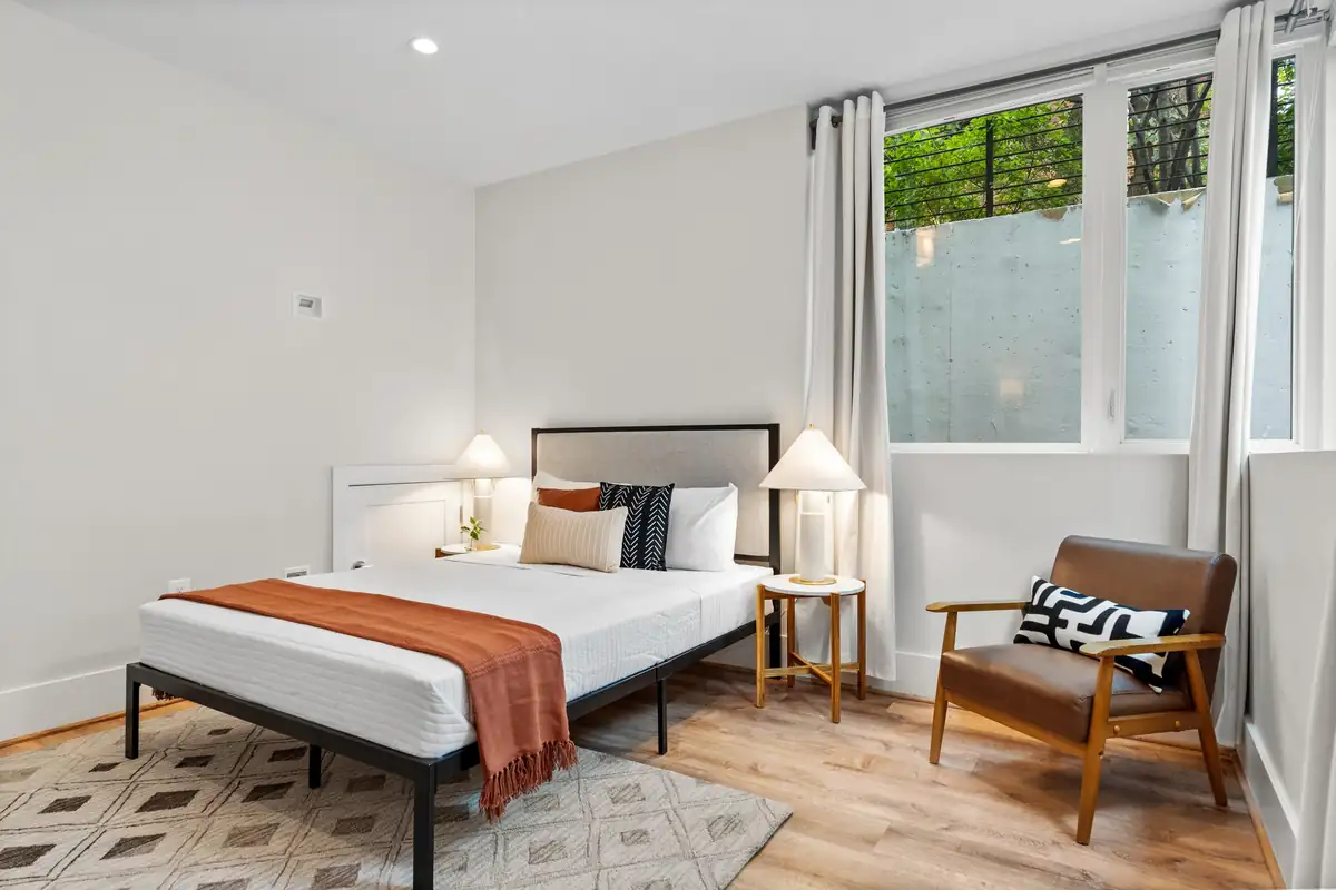 3915 Fulton St NW unit 2 - 0029.jpg