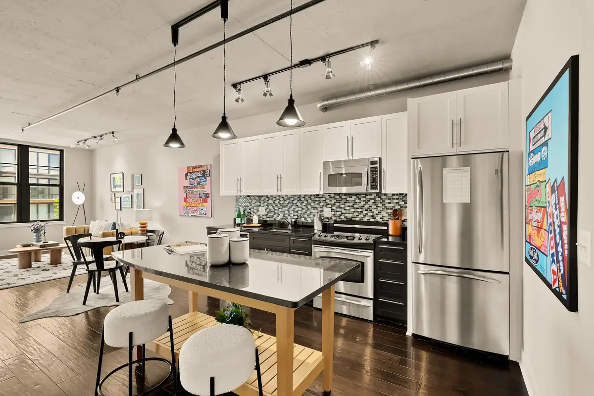 2125 14th St NW 427-0014.jpg