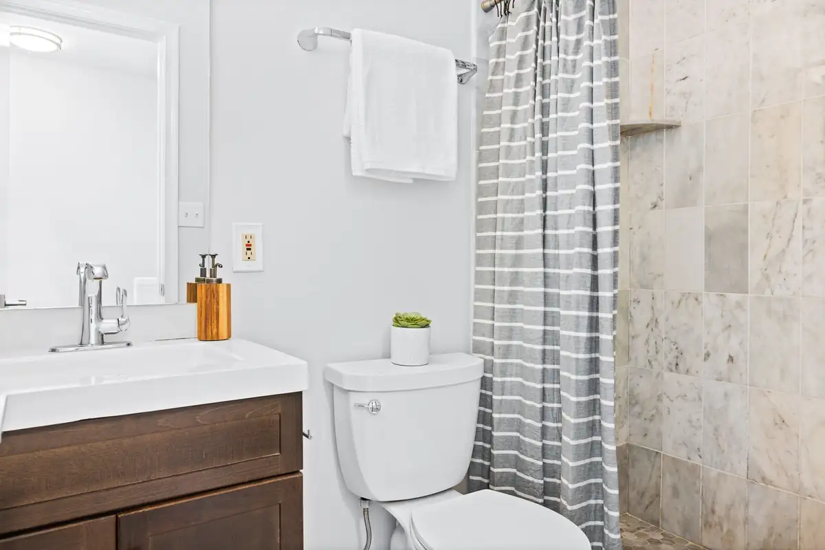 30-web-or-mls-424 Oakdale Place NW, Washington, DC 20001-29.jpg