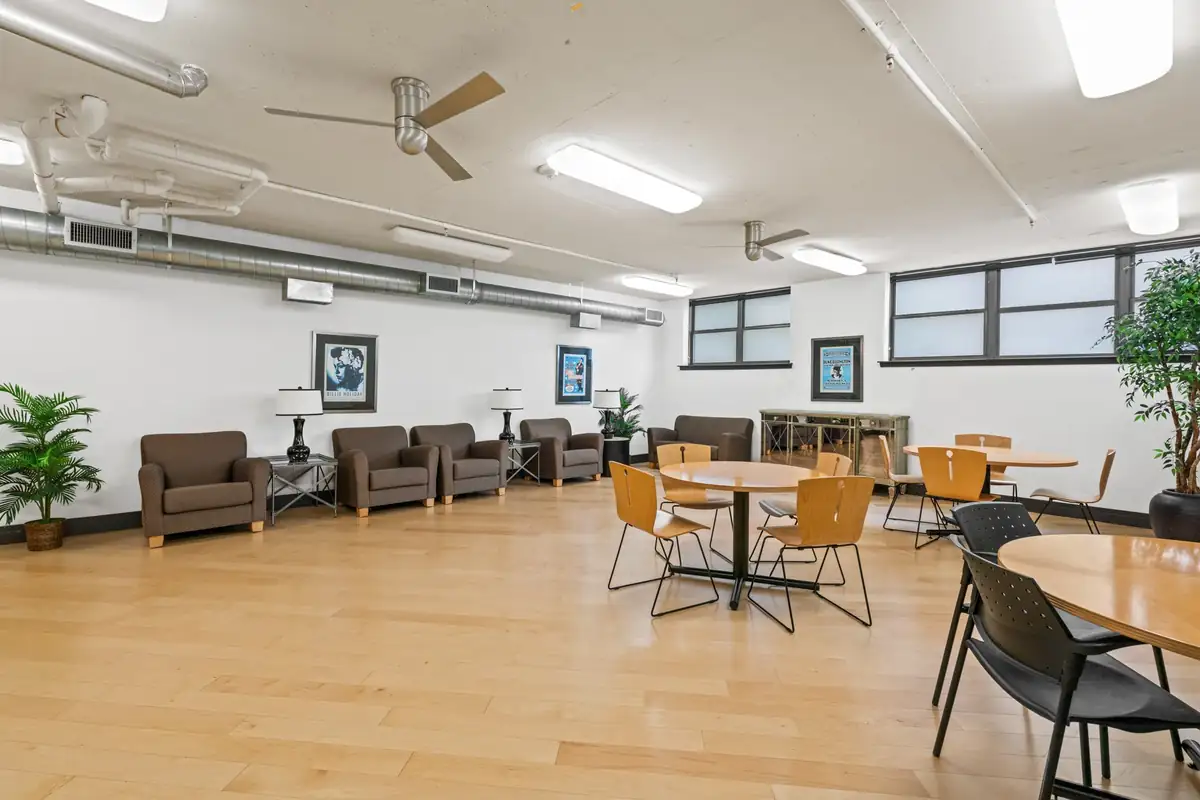 2020 12th St NW T10-71.jpg