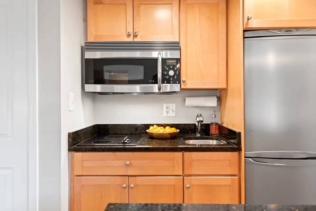 21-web-or-mls-1701 16th Street NW #807-21.jpg