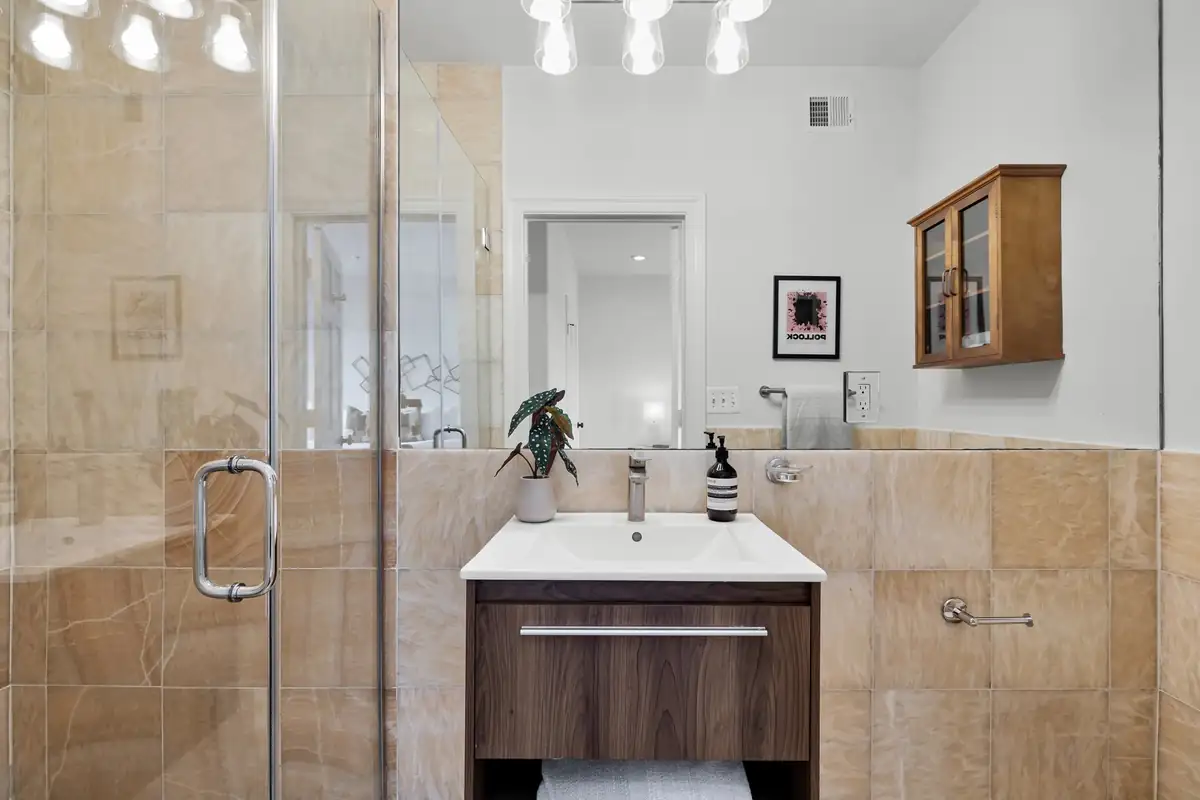 2132 11th St NW 2-0025.jpg