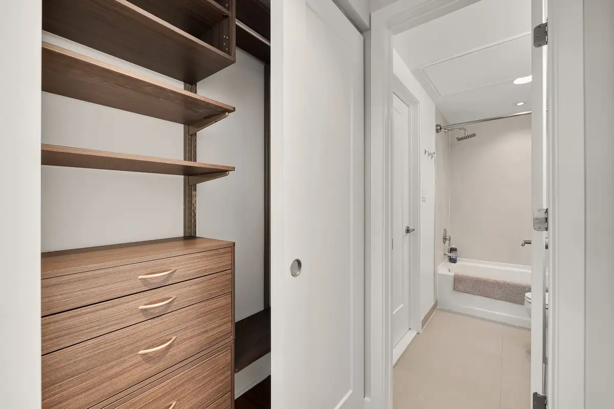 2331 15th St NW 305N-0028.jpg