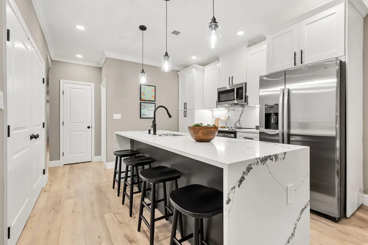 1117 46th St NE-0051.jpg