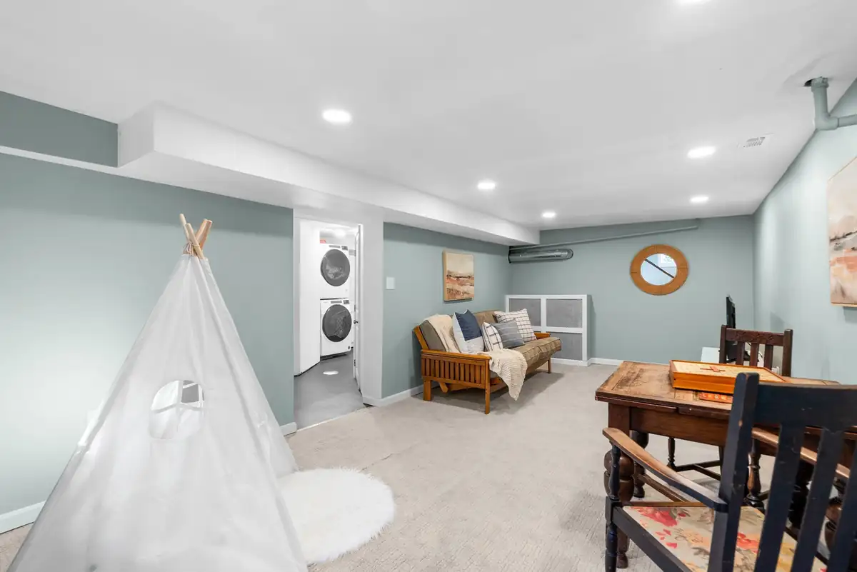 33-web-or-mls-33. 7406 Carroll Ave.jpg