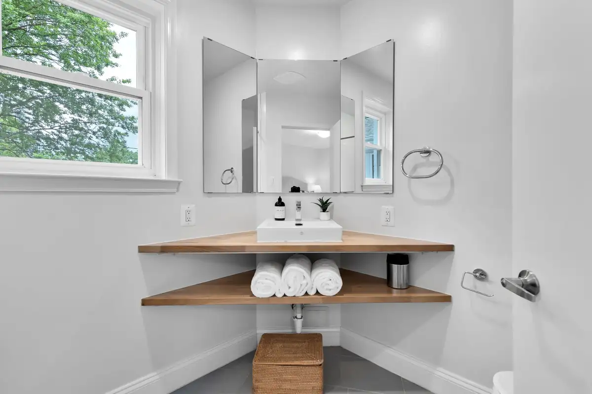 Home staging at Augmenting the Sellers Existing Furniture, photo 21 of 103