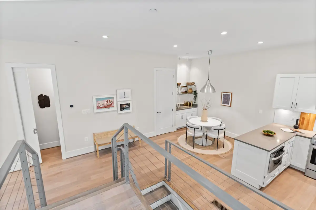 3915 Fulton St NW unit 2 - 0040.jpg