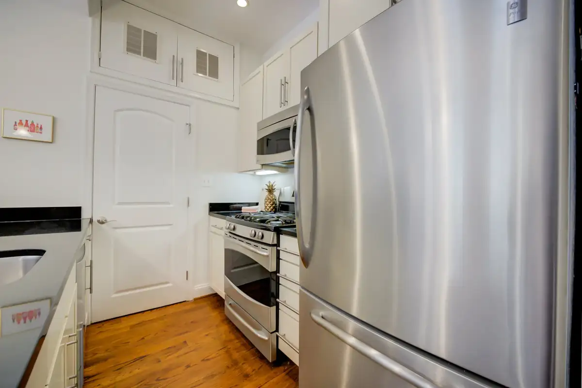 15-8th St NW 1-015.jpg
