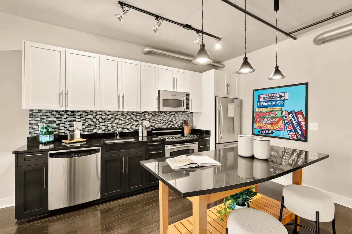 2125 14th St NW 427-0016.jpg