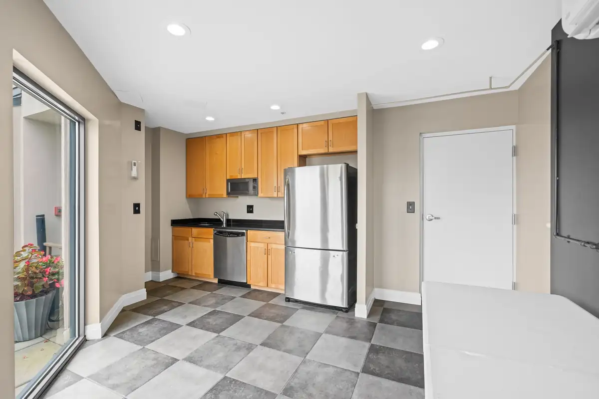 2020 12th St NW T10-74.jpg