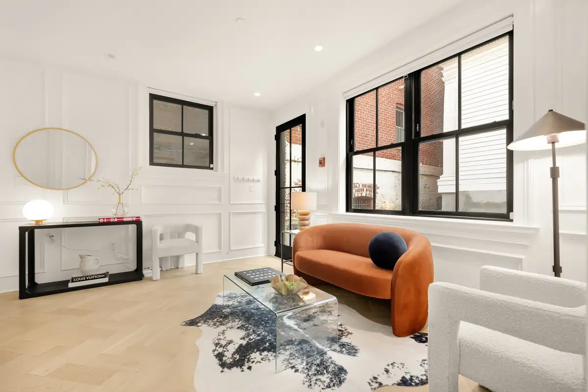 Home staging at 2007 Wyoming Ave NW #16