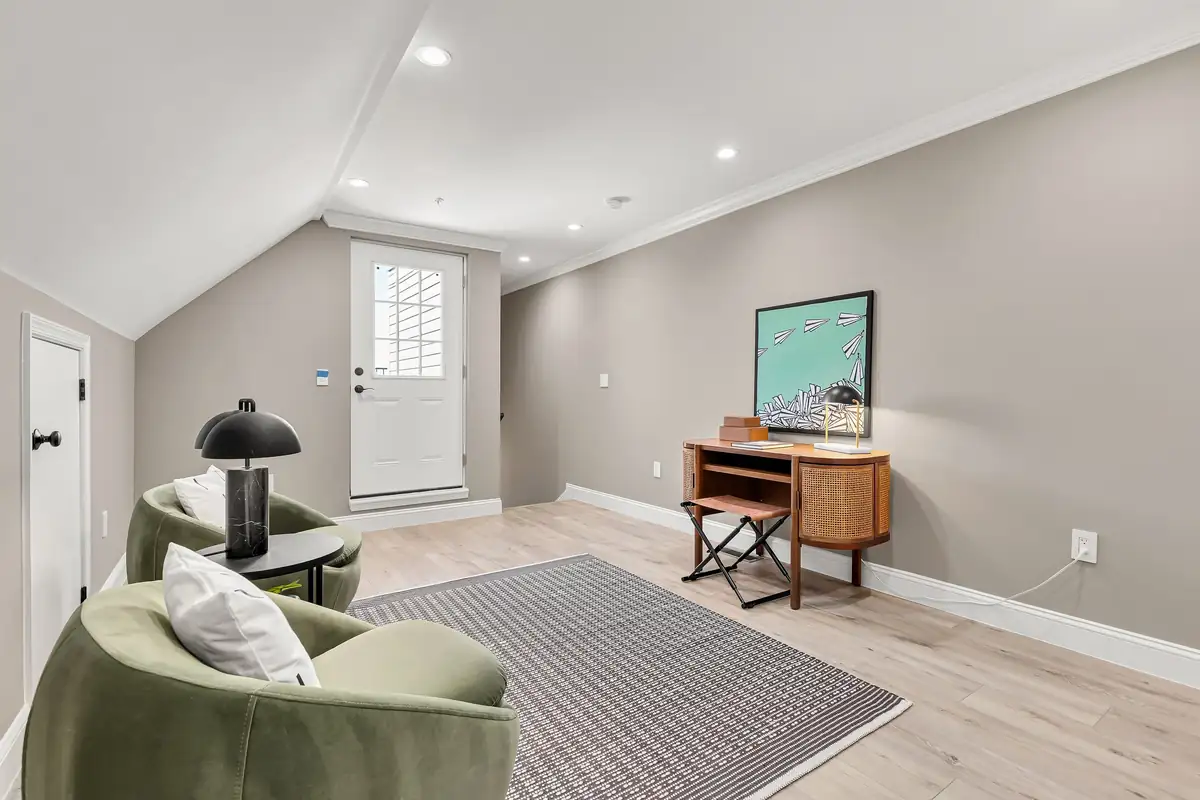 1117 46th St NE-0037.jpg