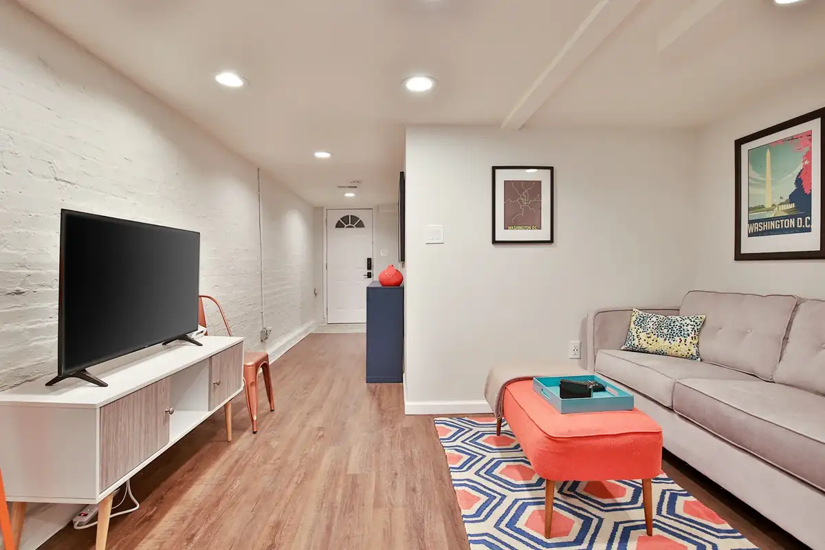 Home staging at Short-Term Rental Design, photo 2 of 6