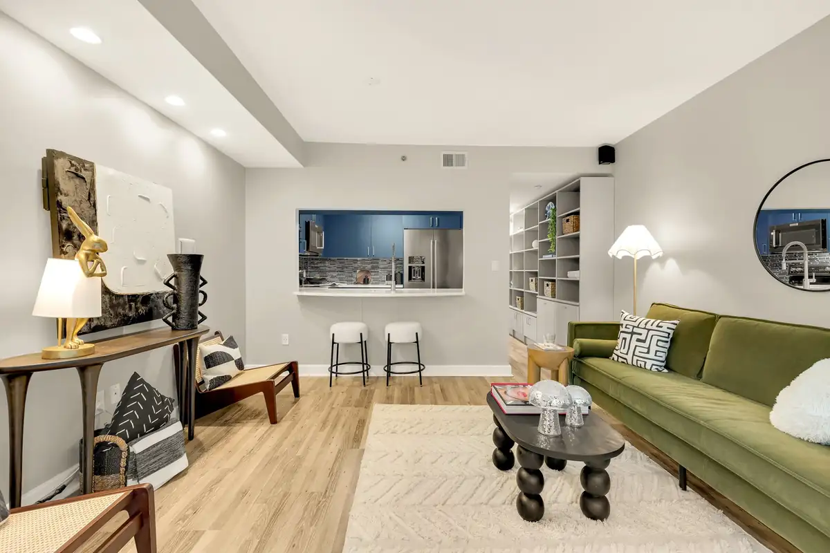 1150 K St NW 202-0019.jpg