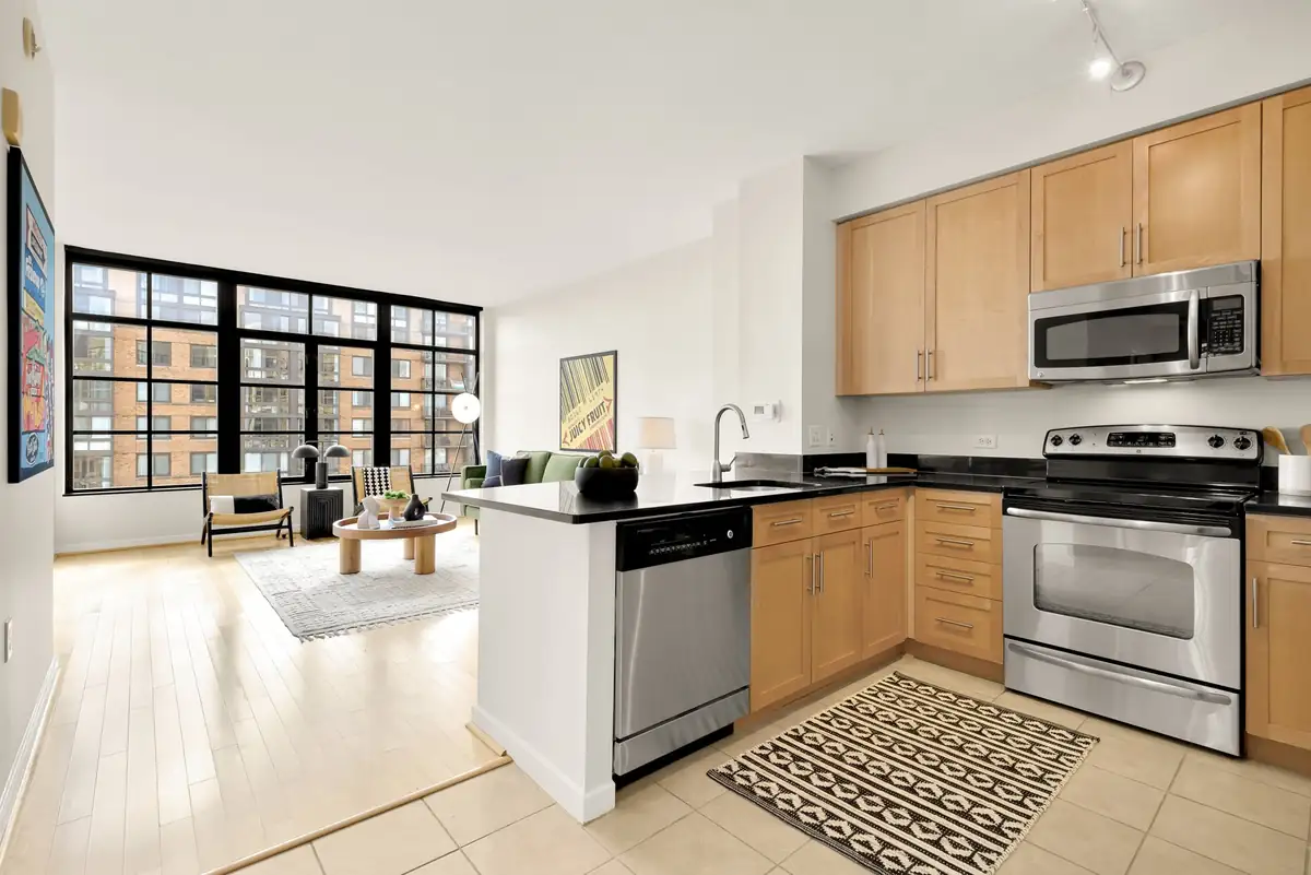 437 New York Ave NW 906-0012.jpg