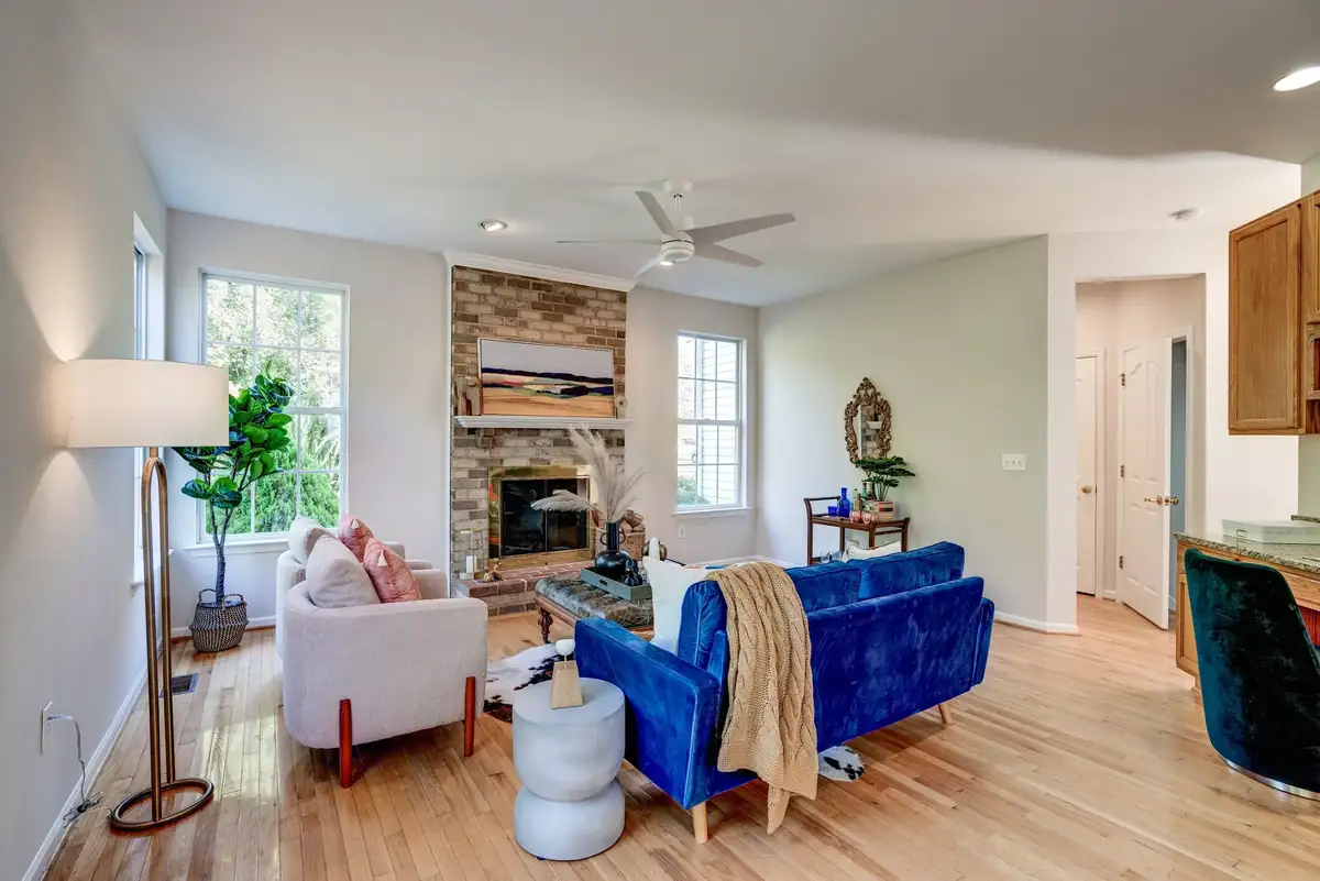 1926 Carters Grove Dr_0036.jpg