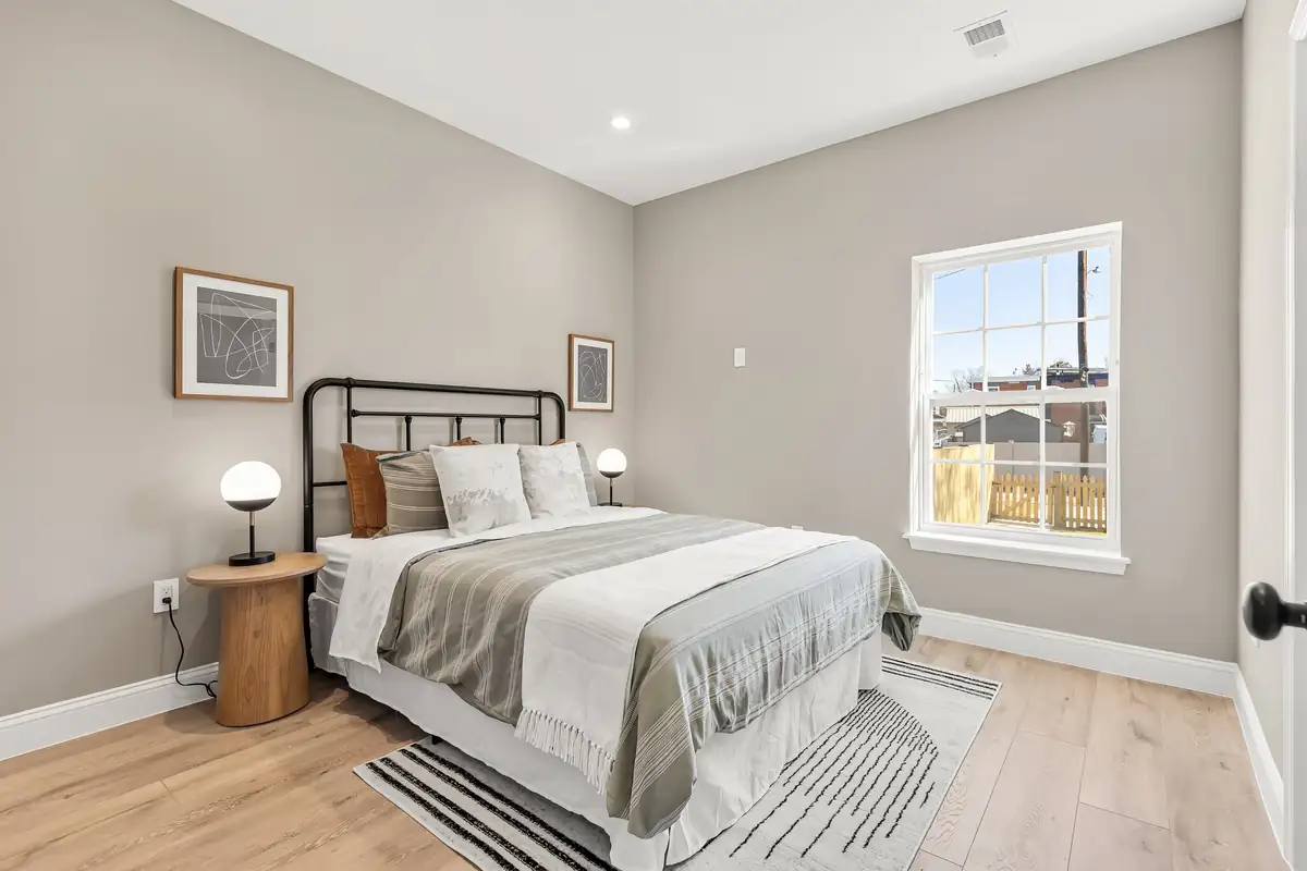 1117 46th St NE-0016.jpg