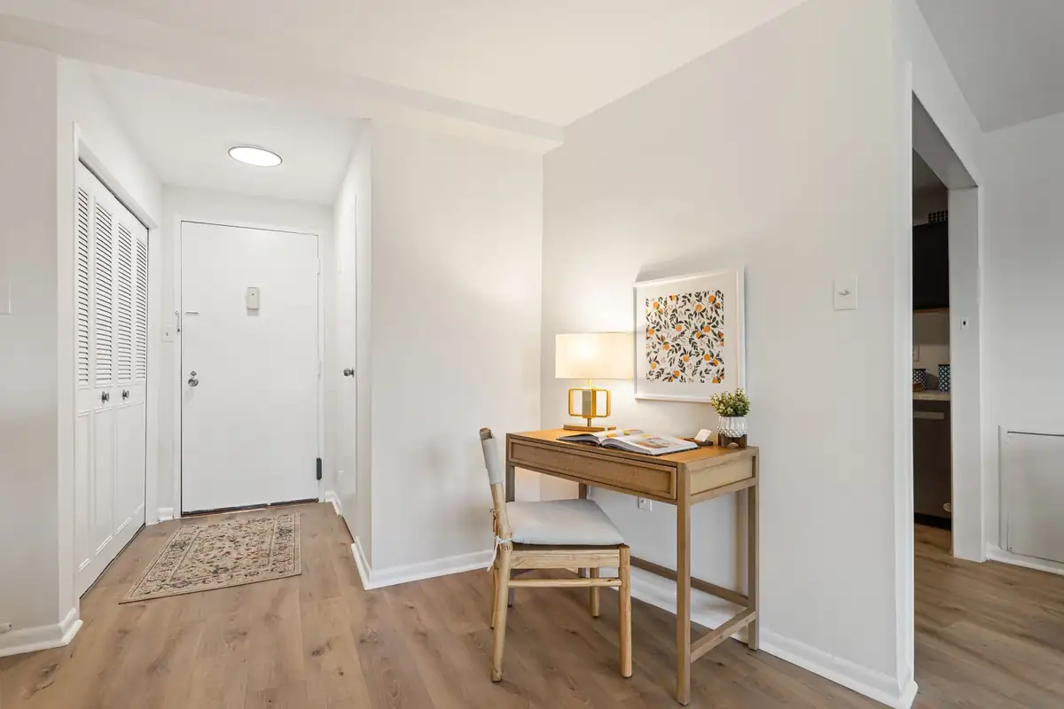 10201 Grosvenor Pl 703 - 0003.jpg