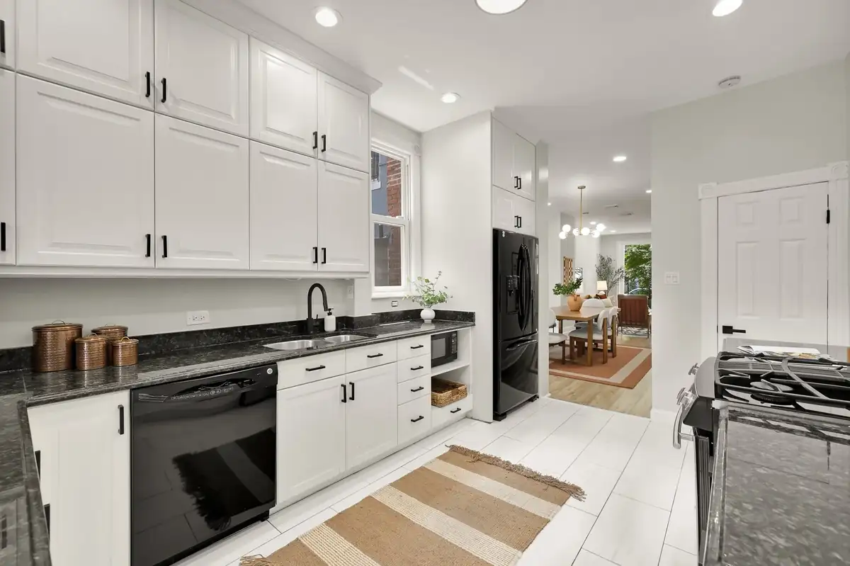 613 11th St NE-0023.jpg