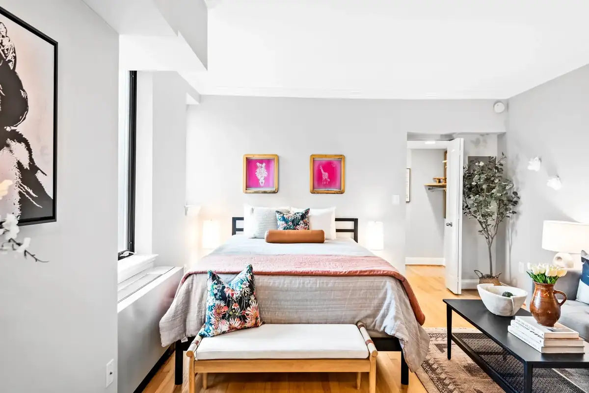 25-web-or-mls-1701 16th Street NW #807-25.jpg