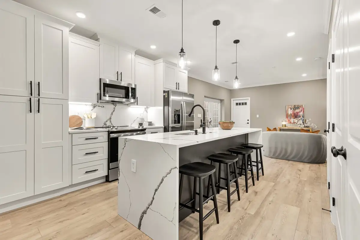 1117 46th St NE-0055.jpg
