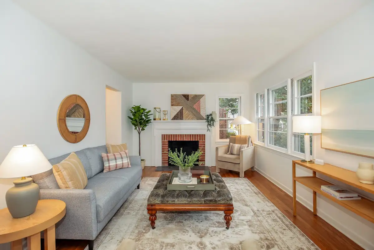 Home staging at 4615 Greene Pl NW