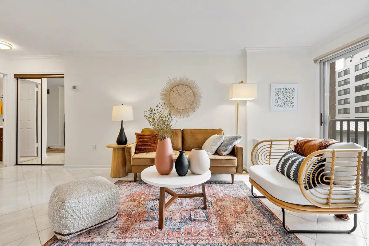 Home staging at 1239 Vermont Ave NW #508
