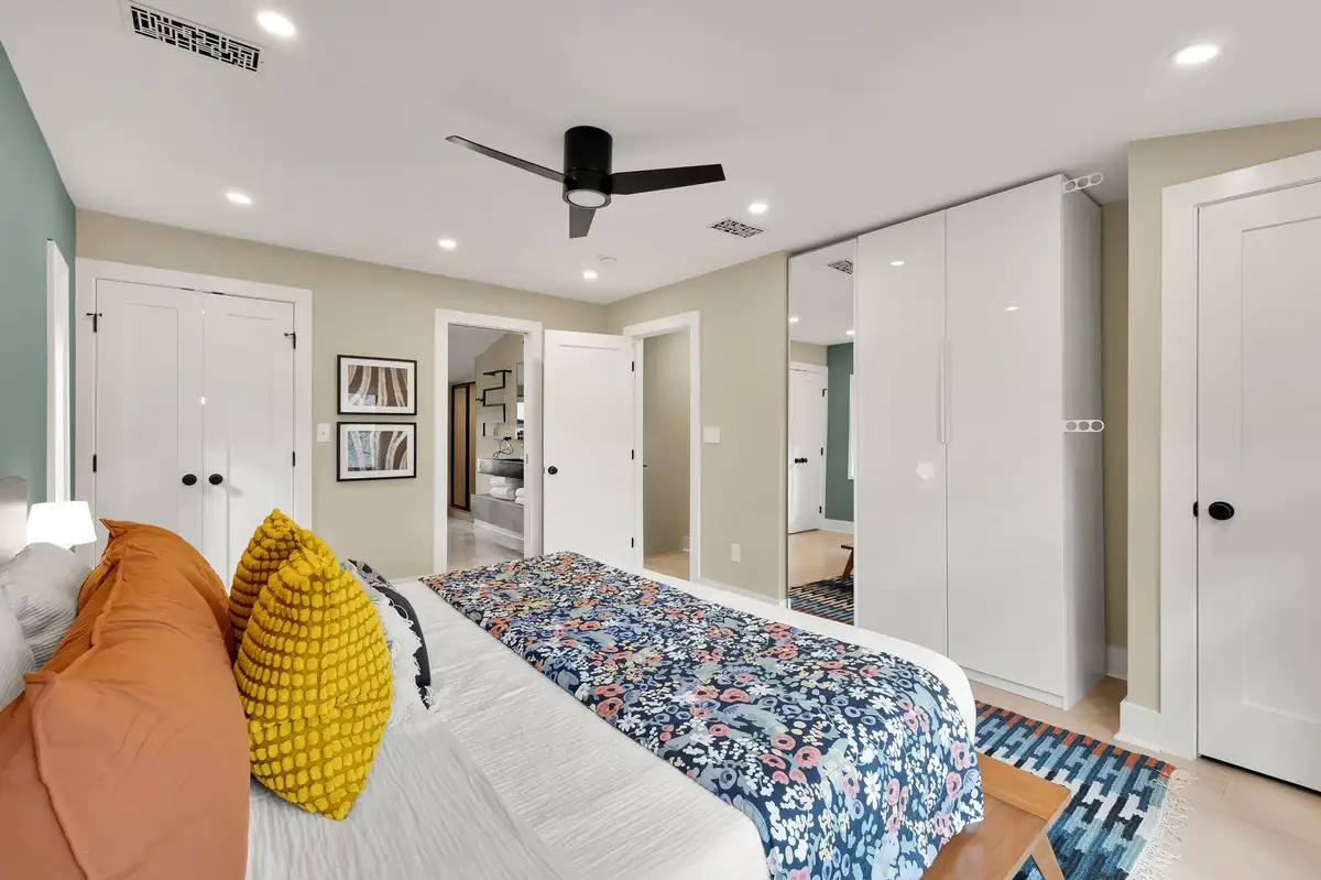 8215 Roanoke Ave Reshoot-0044.jpg