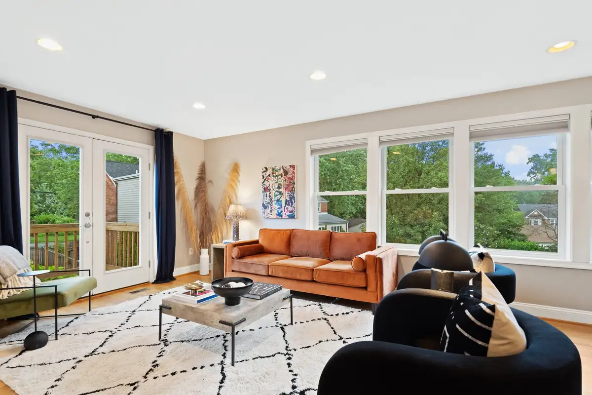 Home staging at 10033 Dallas Ave, Silver Spring, MD