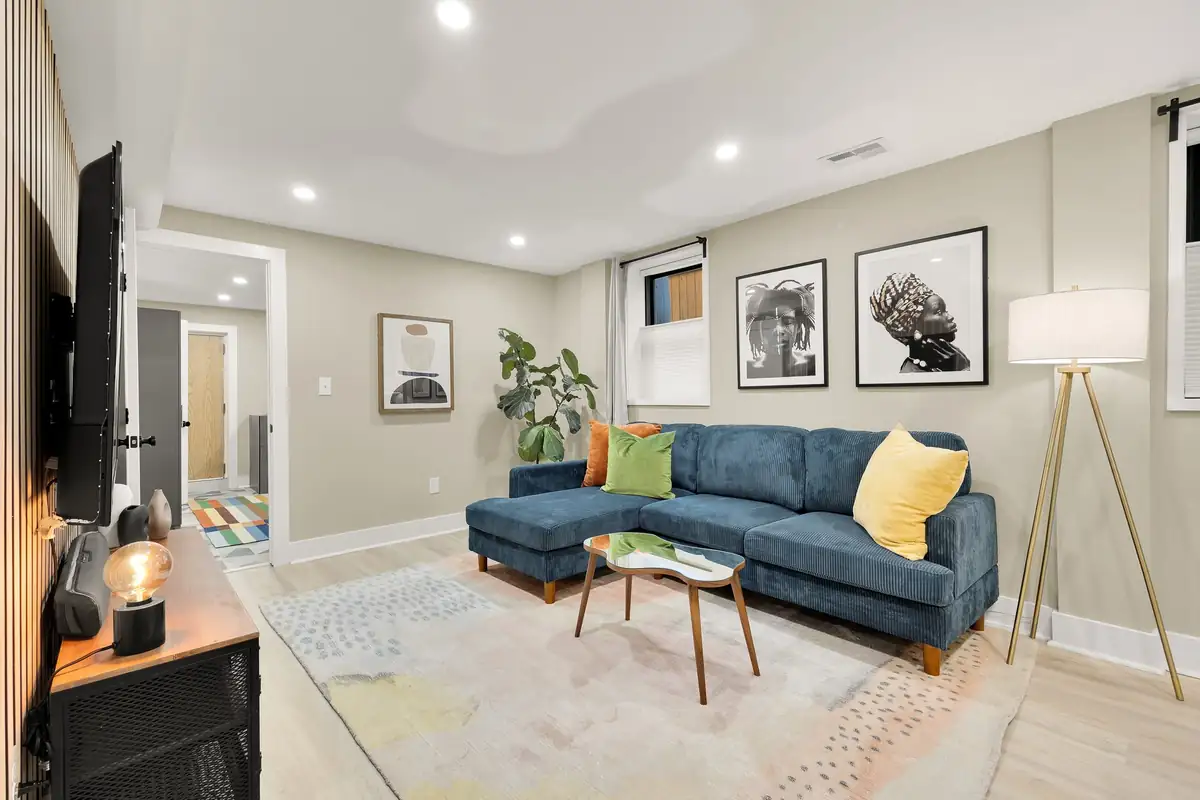 8215 Roanoke Ave Reshoot-0059.jpg