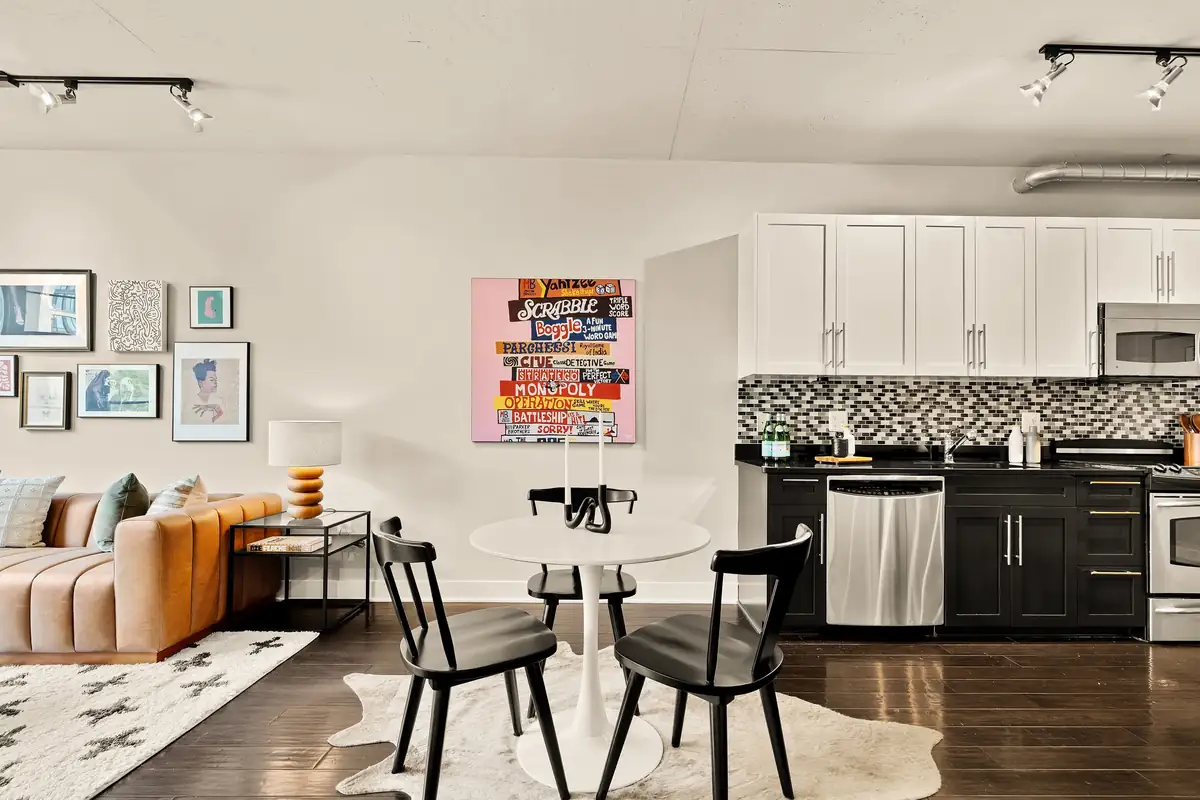 2125 14th St NW 427-0022.jpg