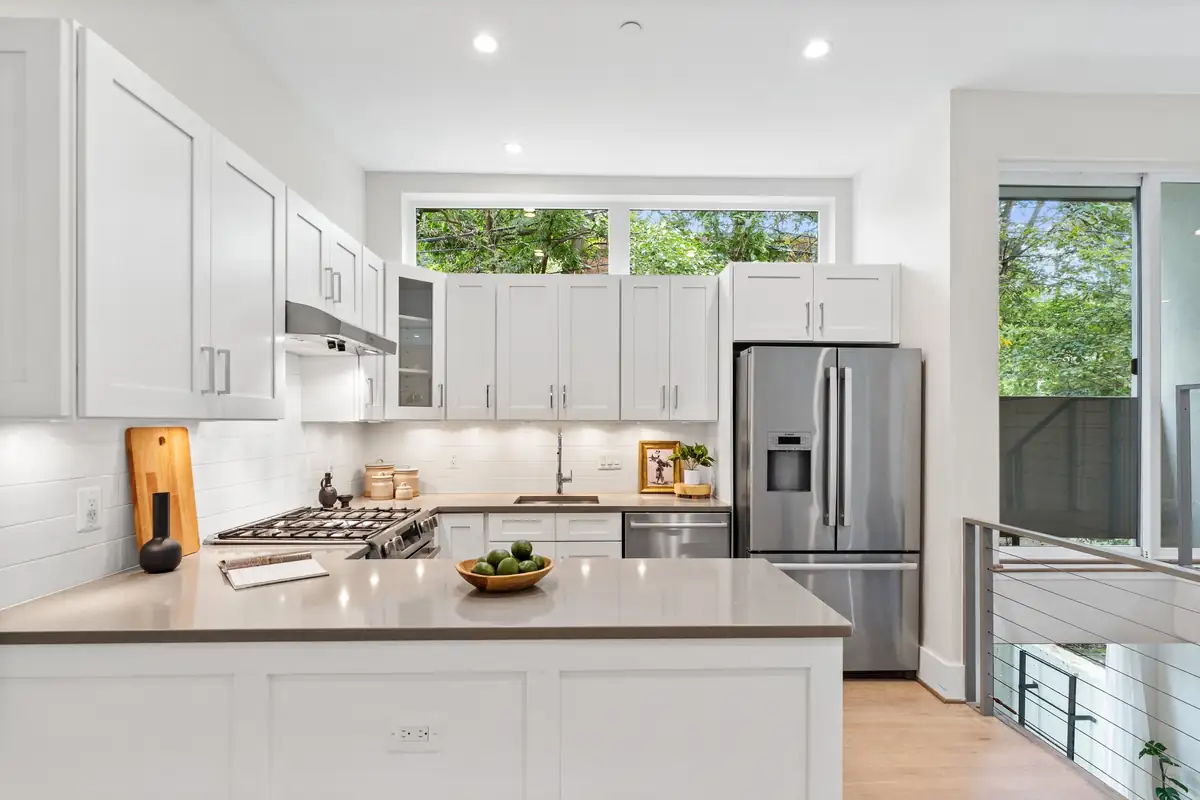 3915 Fulton St NW unit 2 - 0015.jpg