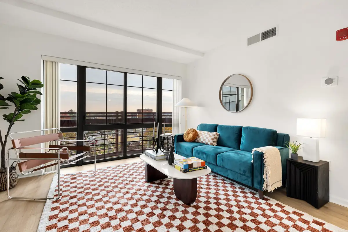 Home staging at 7915 Eastern Ave #914